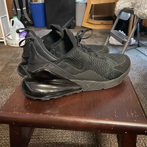 Nike women’s air max 270 size 10.5
